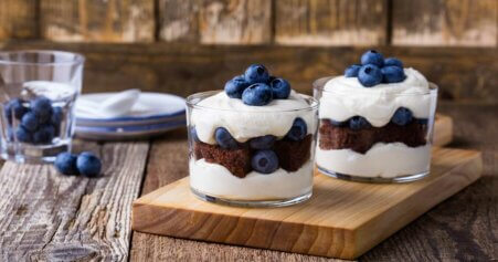 Dessert mit veganer Sahne